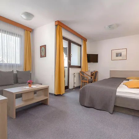 Garni Miklic Hotel