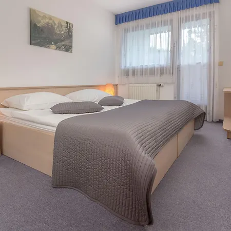 ホテル Garni Miklic クランスカゴーラ