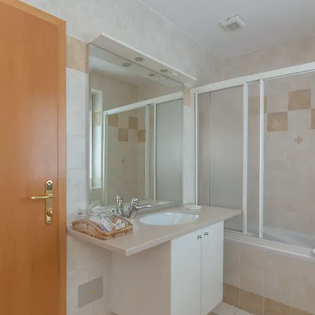 Hotel Garni Miklic 3*